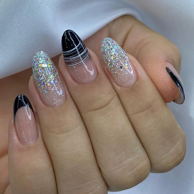 Unhas em Gel Pretas com Glitter: Ideias para Festas e Ocasiões Especiais