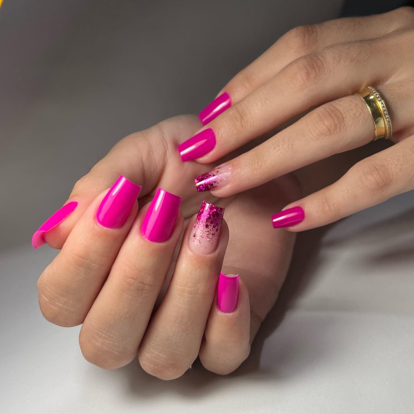 unha em gel quadrada baby boomer rosa