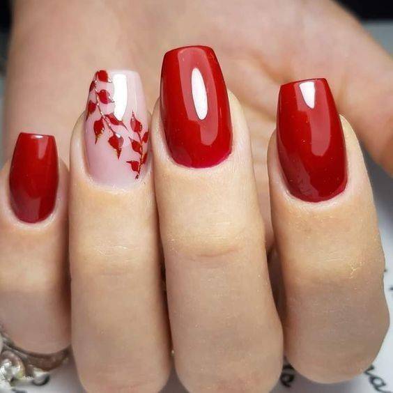 unha em gel vermelha stiletto