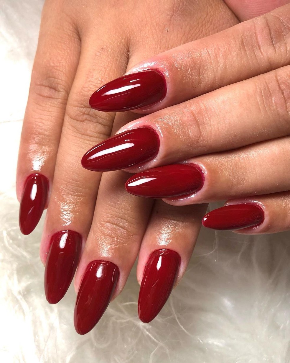 5 ideias de títulos:
1. Unhas Vinho: A Tendência Sofisticada para 2026
2. Decorações Incríveis para Unhas em Gel Vinho
3. Como Cuidar das Suas Unhas em Gel Vinho
4. Os Melhores Esmaltes em Gel Tom Vinho do Mercado
5. Unhas Vinho: Do Trabalho à Festa