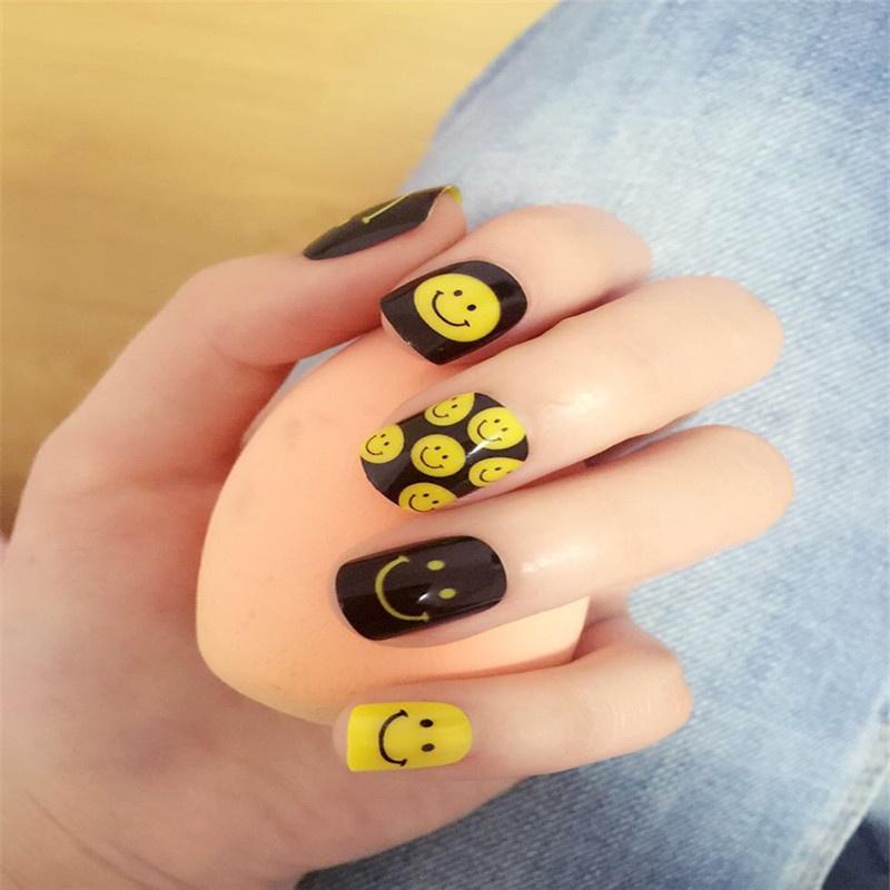 erros comuns ao usar emoji de unha