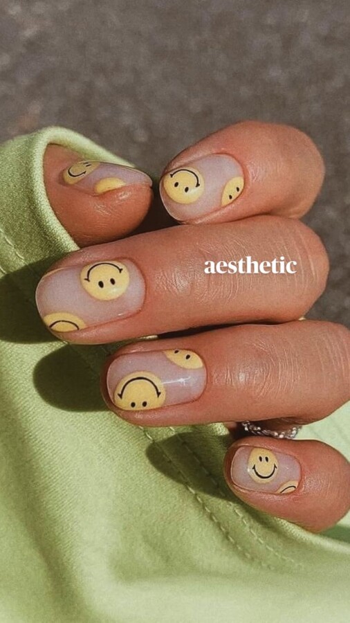 erros comuns ao usar emoji de unha