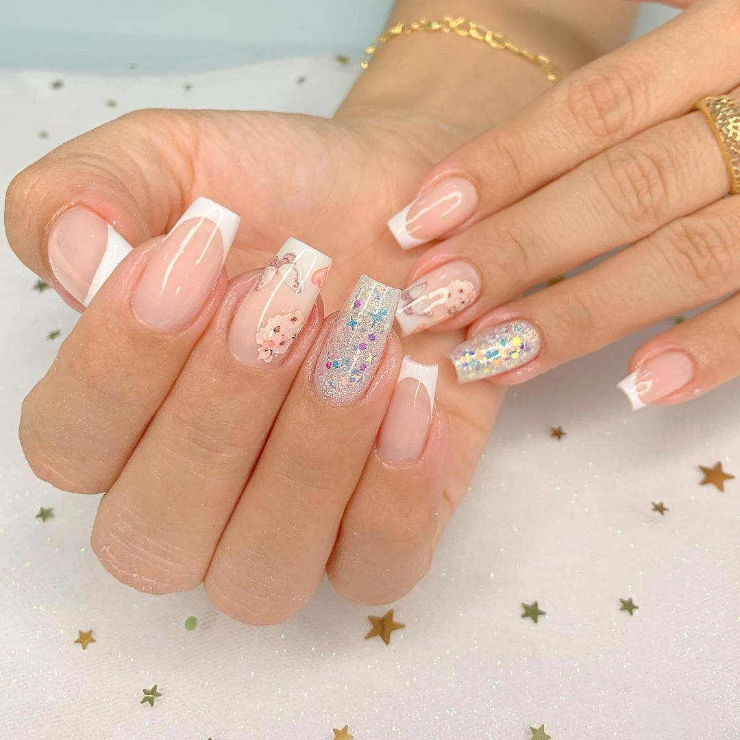 Unhas Encapsuladas vs. Esmalte Comum: Qual a Melhor Opção para Você?