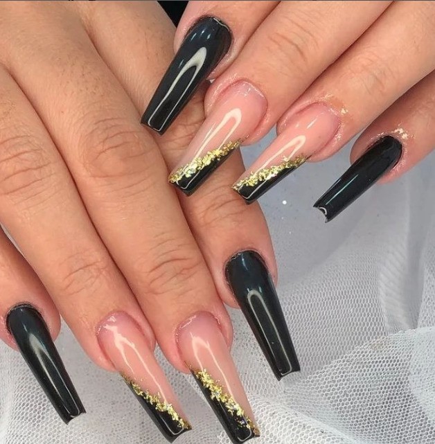 unha encapsulada preta