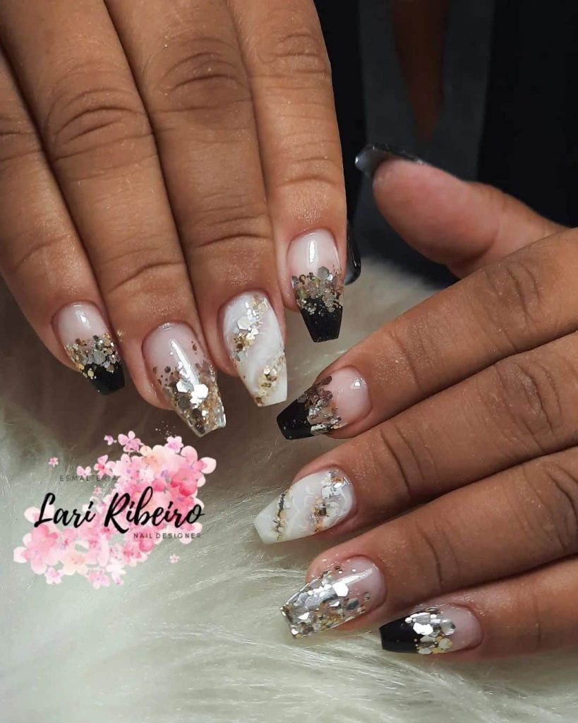 unha encapsulada preta