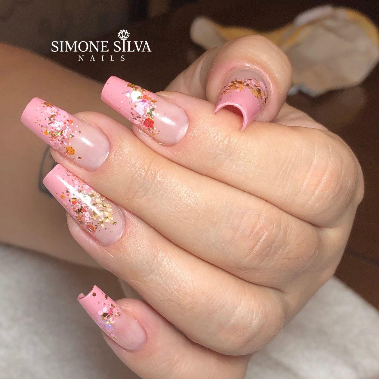 unha encapsulada rosa claro