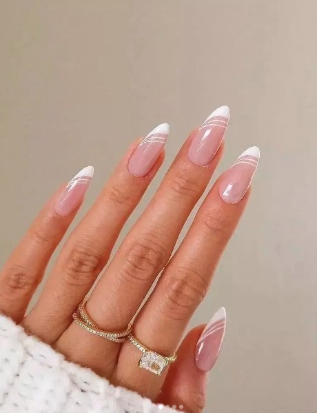 5 ideias de títulos para posts sobre unhas encapsuladas:
1. Unhas Encapsuladas Francesinha: O Guia Completo para um Acabamento Perfeito
2. Descubra as Variações Mais Incríveis de Unhas Encapsuladas com Francesinha
3. Francesinha Reversa Encapsulada: Passo a Passo Detalhado para Iniciantes
4. Unhas Encapsuladas com Glitter: Brilho e Sofisticação para Suas Mãos
5. Dicas Essenciais de Manutenção para Unhas Encapsuladas Duradouras