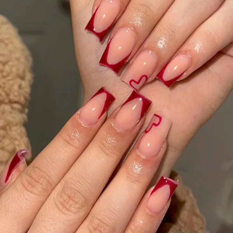 Tendências de Unhas Encapsuladas: Flores Secas e Madrepérolas no Vermelho