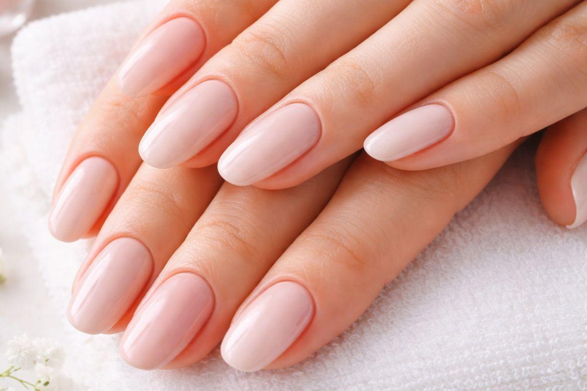unha esmaltada fosca