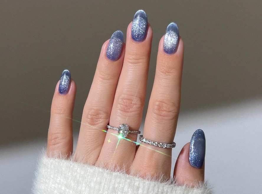 unhas nudes e rosadas