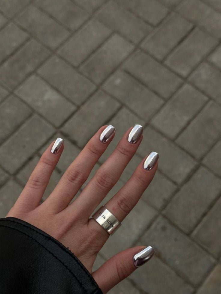 Chrome nails