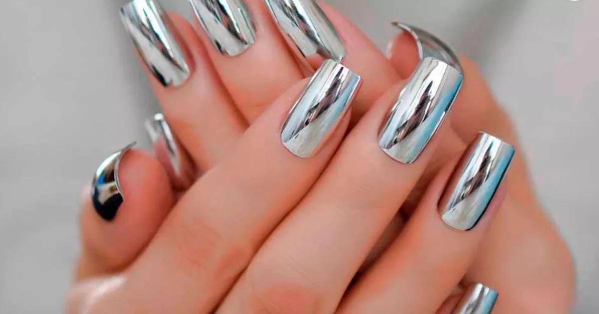 Unhas com efeito espelho