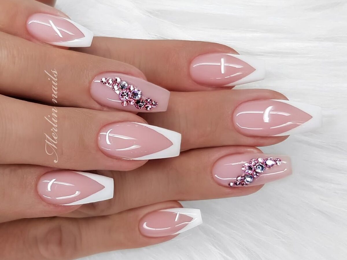 quanto custa fazer unhas decoradas com molde f1