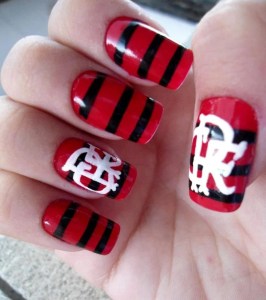 unha flamengo com esmalte