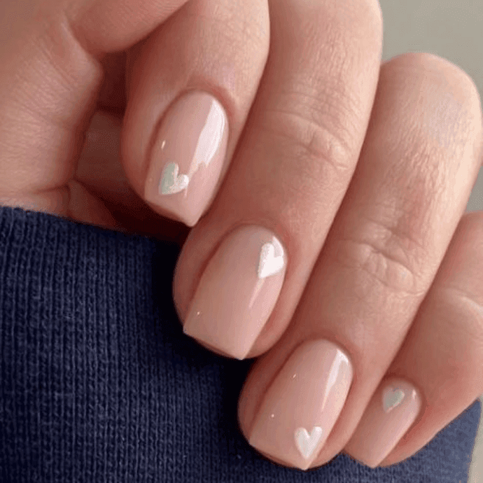 como desenhar coração na ponta da unha francesinha