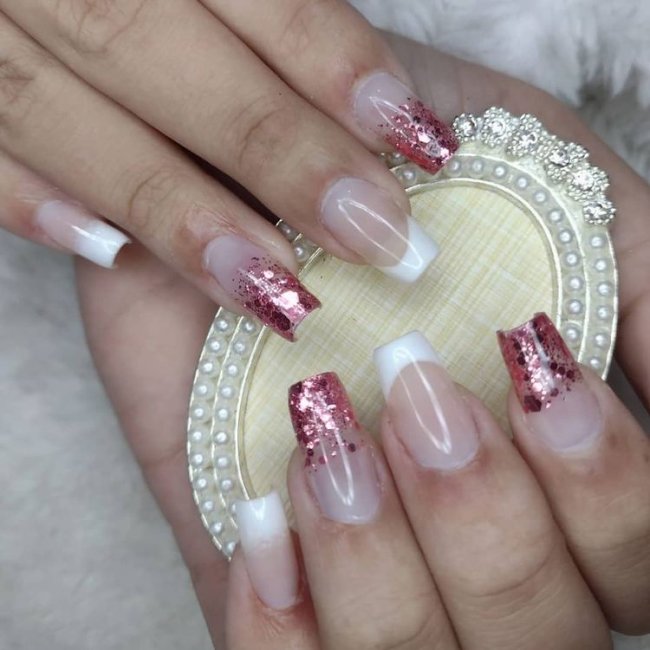 unha francesinha com glitter