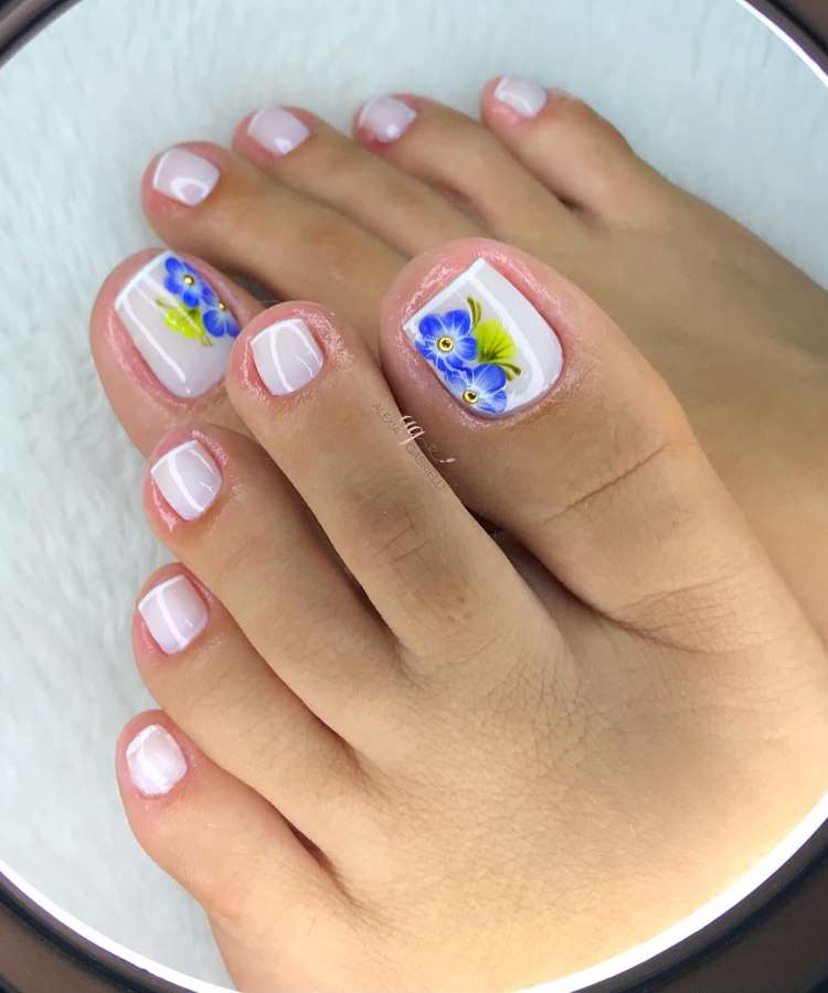 unha francesinha pé