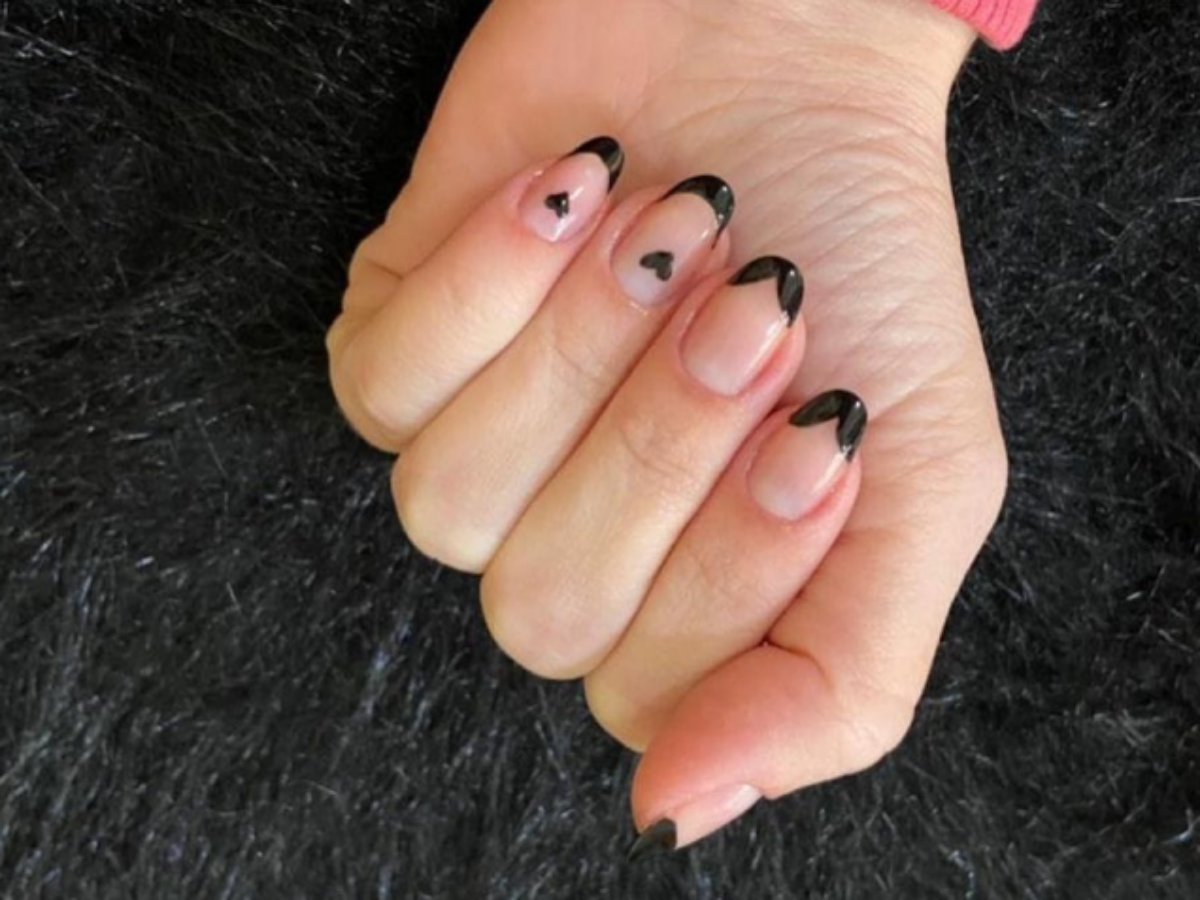 5 ideias de títulos:
1. As 10 Melhores Ideias de Unhas Francesinha Preta para Arrasar
2. Como Fazer Unha Francesinha Preta Perfeita em Casa
3. Francesinha Preta: Tendências e Inspirações para 2024
4. Unhas Almond com Francesinha Preta: O Guia Completo
5. Variações Criativas da Francesinha Preta: Fosca