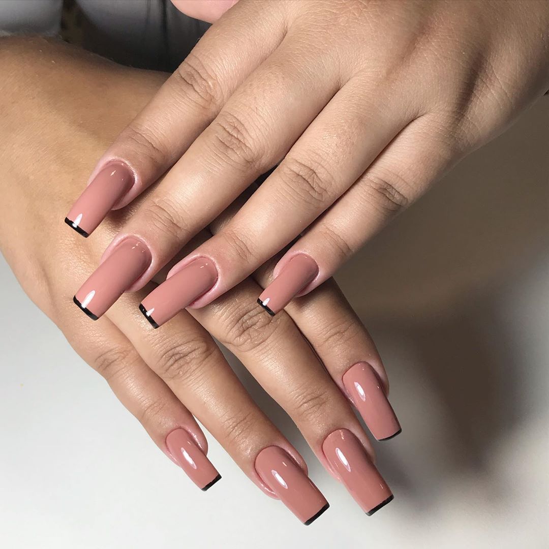 unha francesinha preta