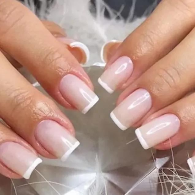 Francesinha Invertida (Moon Nails) Quadrada