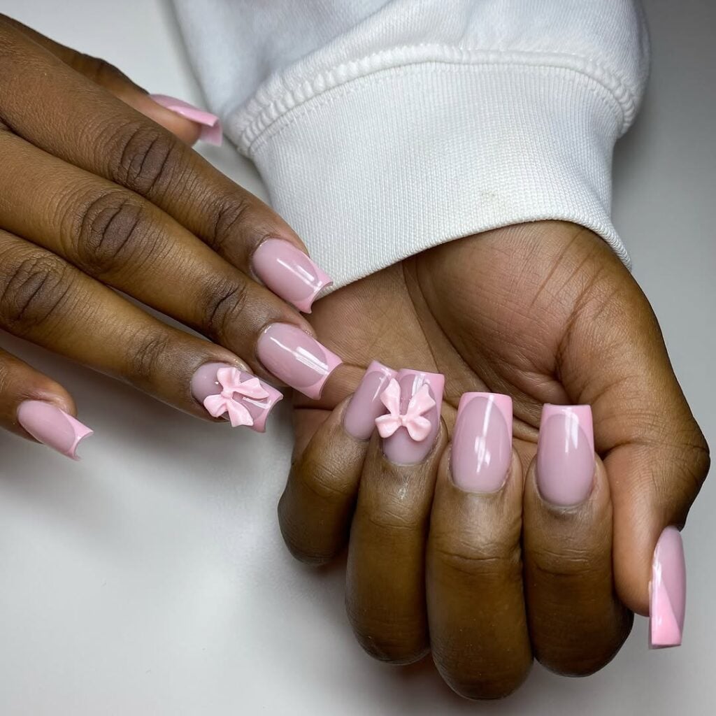 As 10 melhores cores de esmalte rosa para sua francesinha