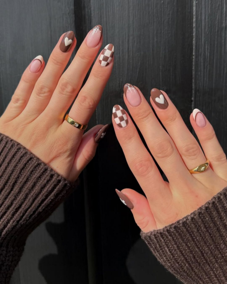 Tendências de unhas decoradas em gel com tons de marrom