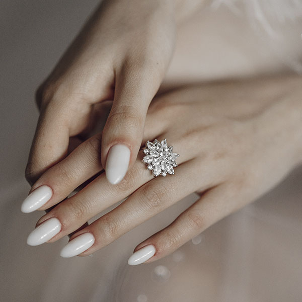 Como Escolher o Formato de Unha Ideal para Suas Mãos