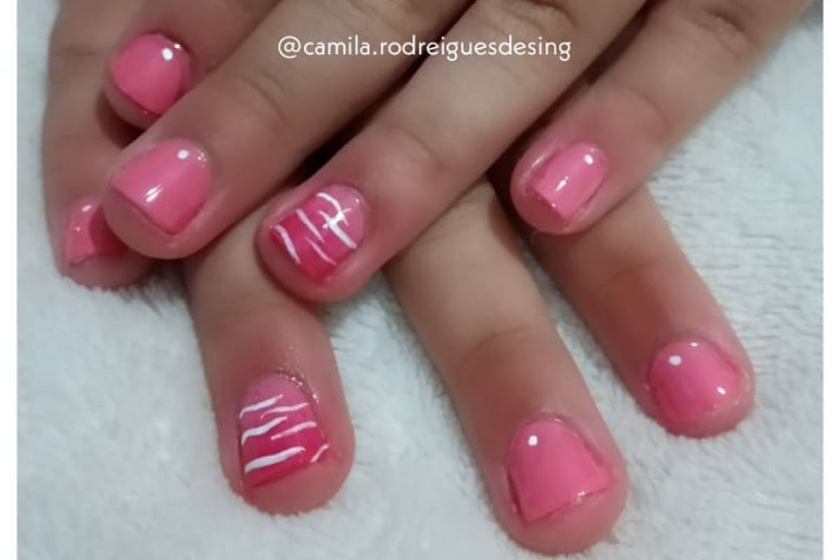 ideias de unhas infantis rosa para festa