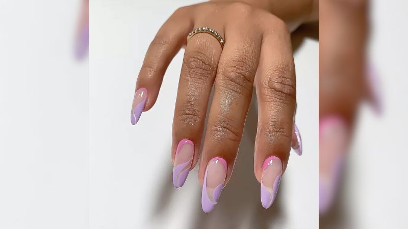 unha lilas com branco