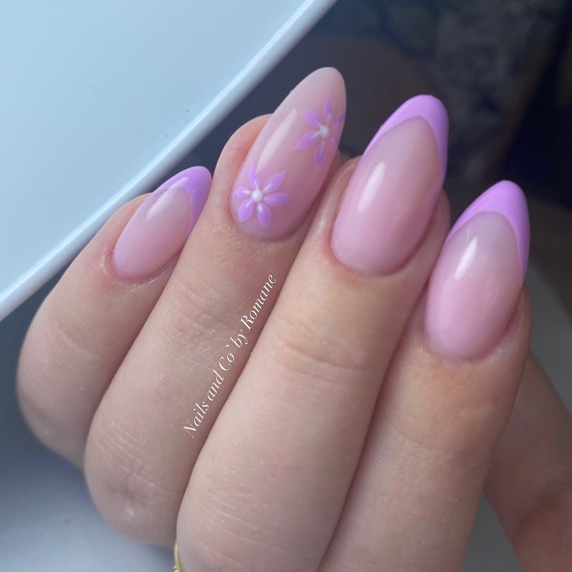 unha lilás com filha única moderna