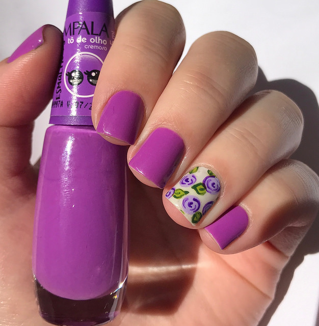unha lilás fosca com filha única