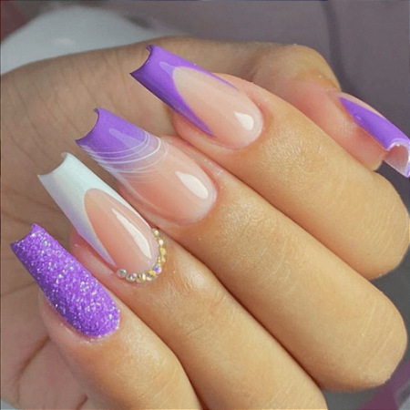 unha lilás com glitter