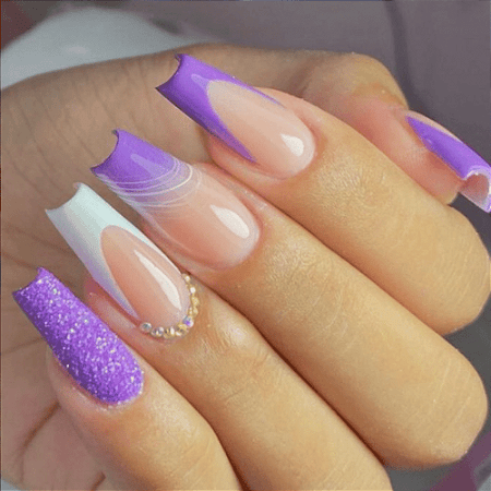 unha lilas com roxo