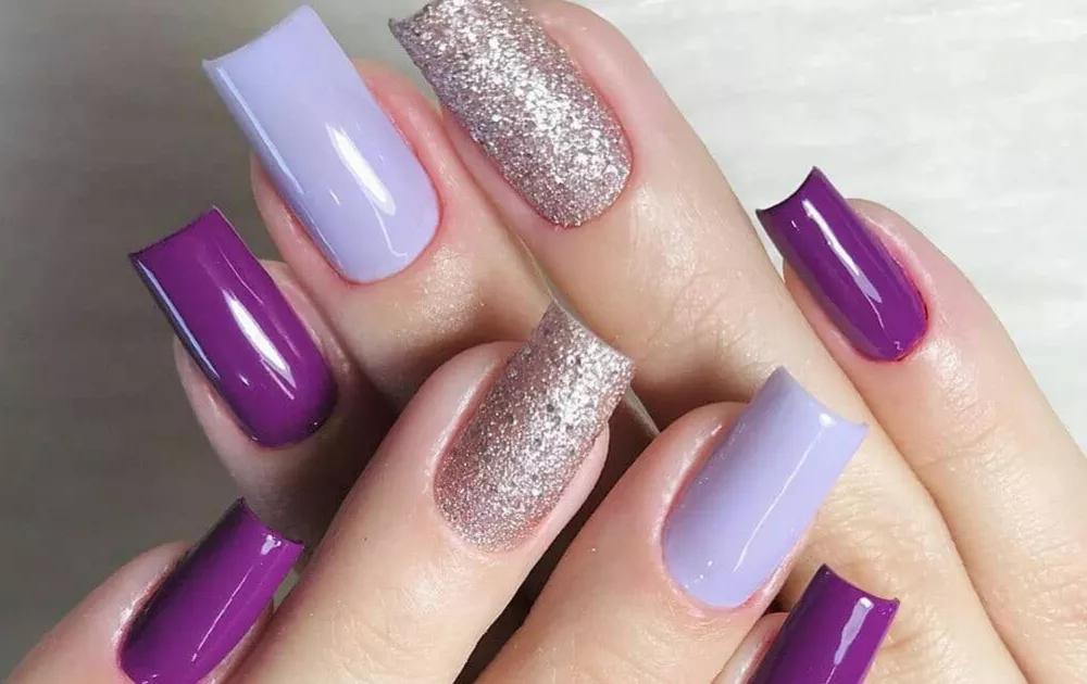 Degradê e Mais: Estilos Incríveis de Unhas Lilás com Glitter
5. O Poder do Lilás e Glitter nas Unhas: Espiritualidade e Sofisticação