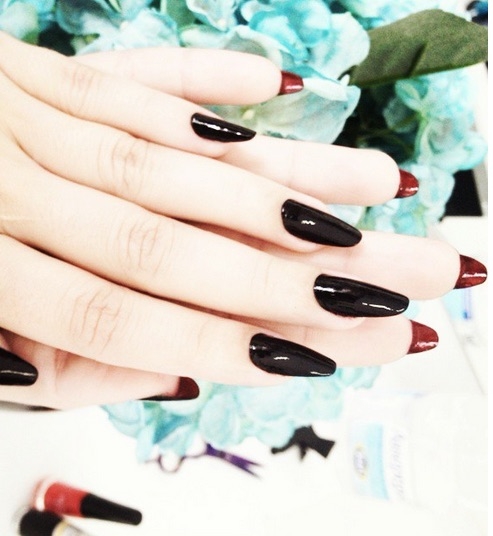 unhas louboutin com glitter