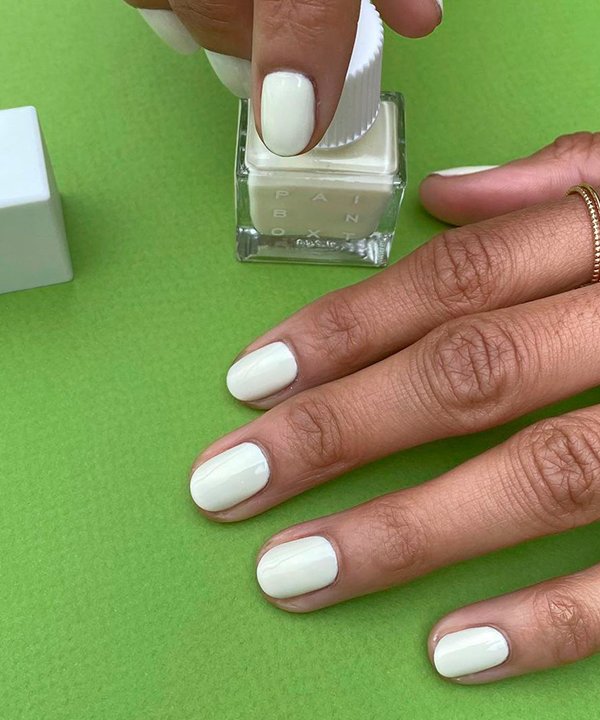 5 erros comuns que causam manchas brancas nas unhas