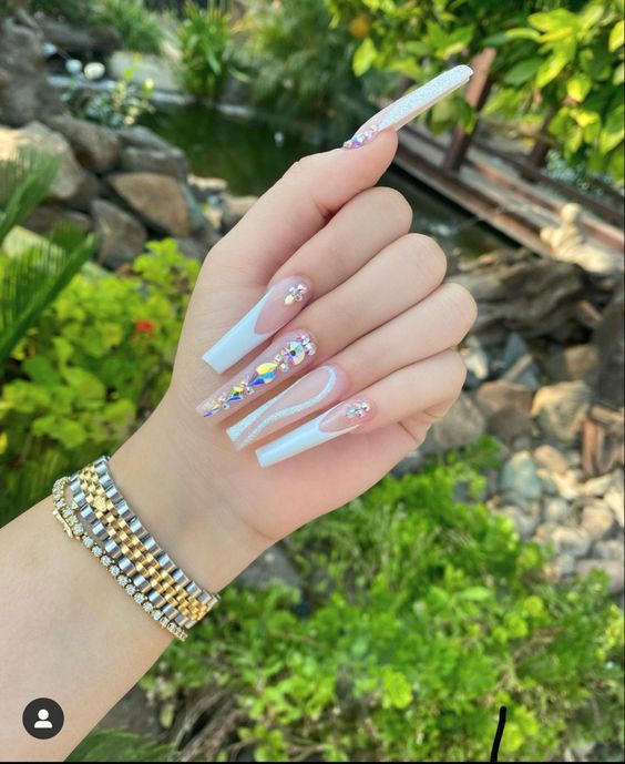 ideias de unha marmorizada branca para casamento