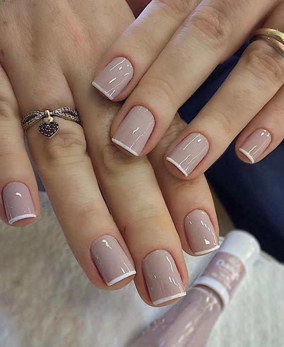 Degradê de Unhas Marrom Claro: Passo a Passo para um Efeito Sofisticado