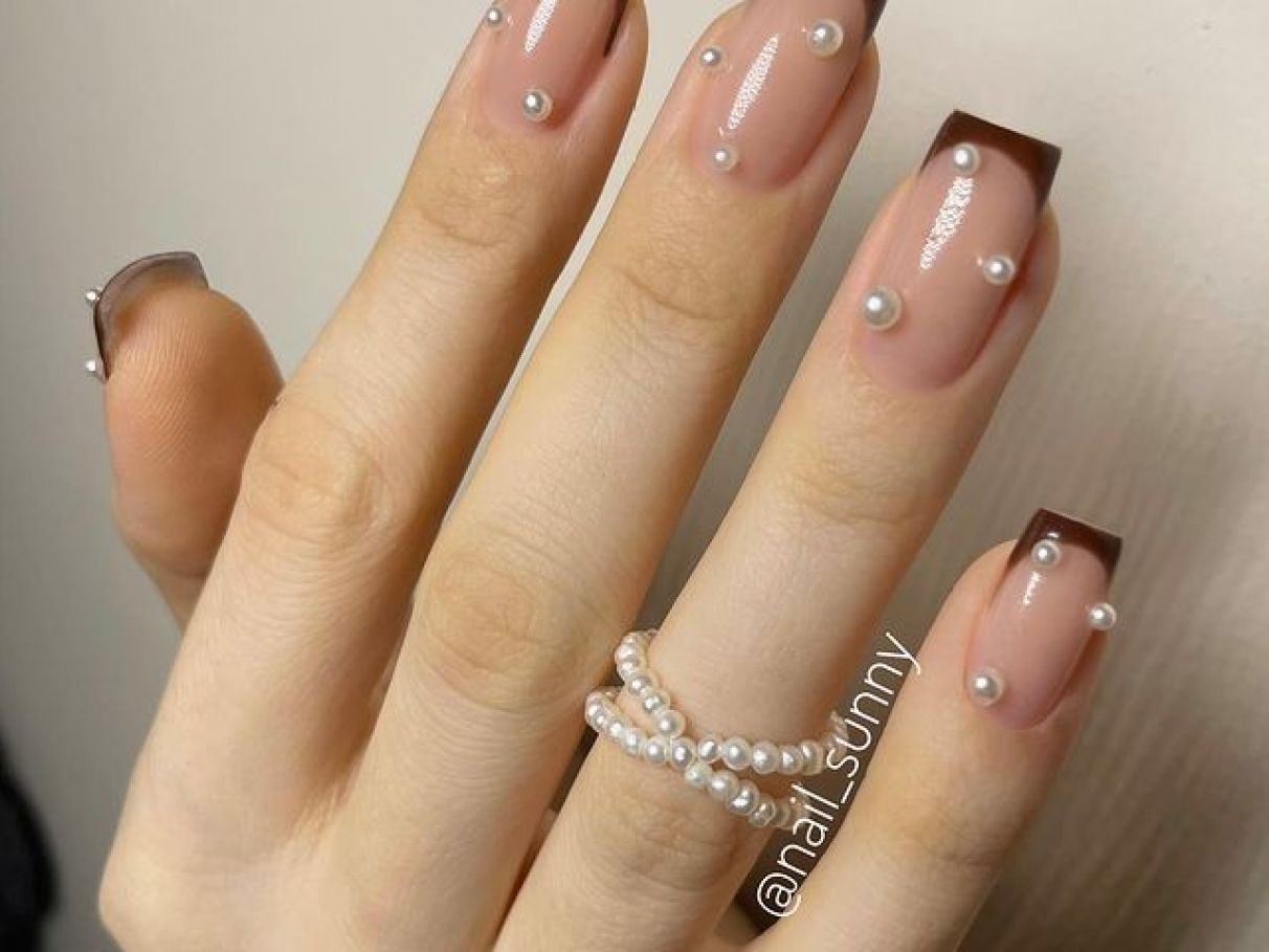 quanto custa fazer unha marrom francesinha branca no salão