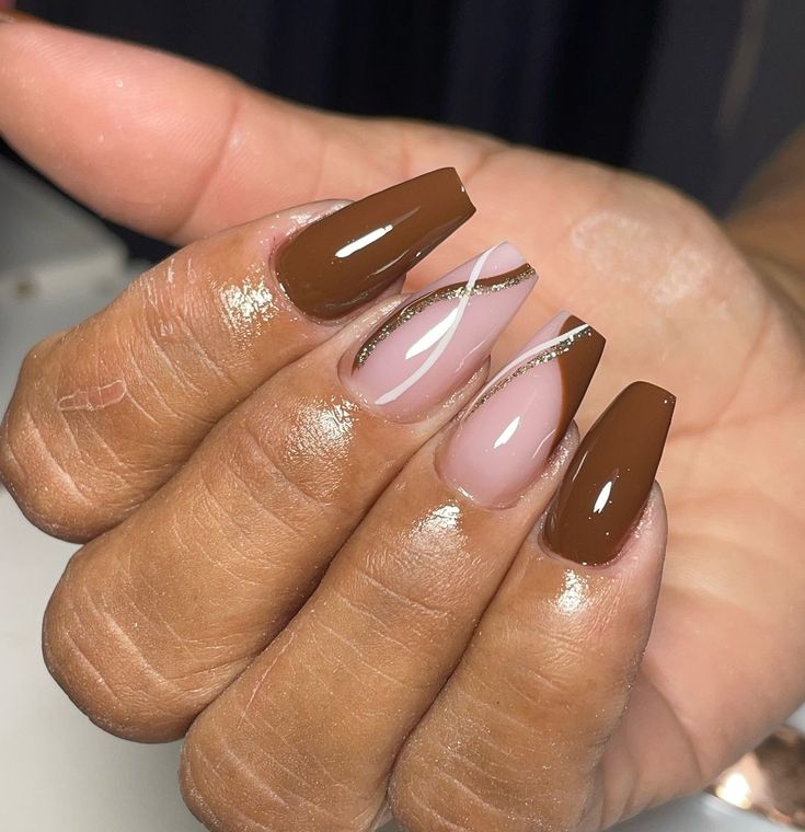 Dicas Profissionais para uma Aplicação Impecável de Glitter nas Unhas