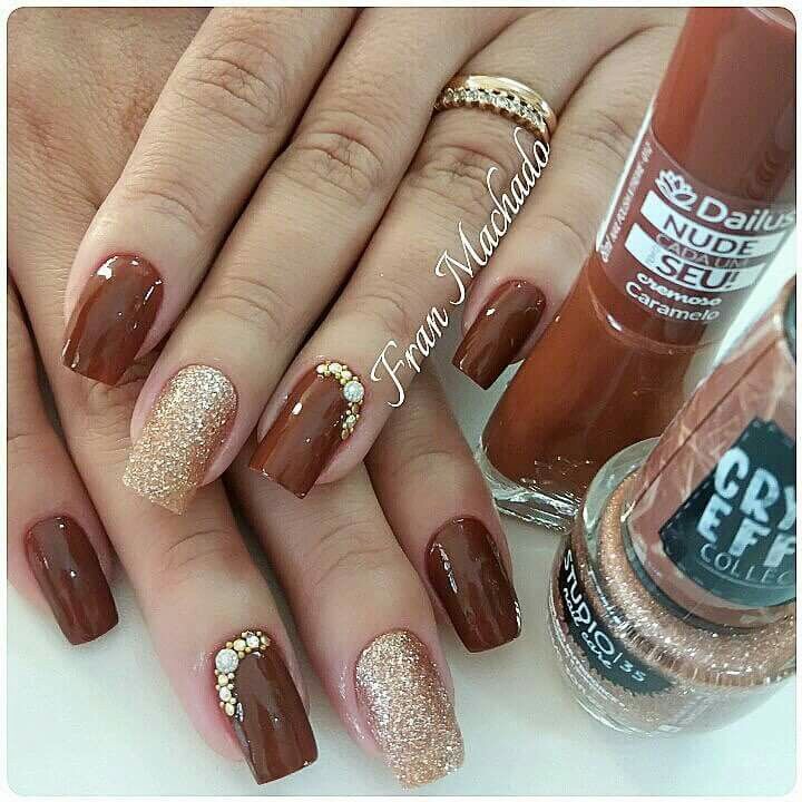 Top 5 Esmaltes Marrons com Glitter para Arrasar em 2026