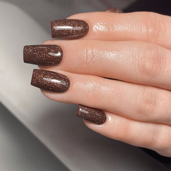 Durabilidade e Brilho: Tudo Sobre Esmaltes em Gel Marrons com Glitter