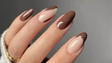 Degradê Marrom com Glitter: Adicione Brilho às Suas Ombré Nails
