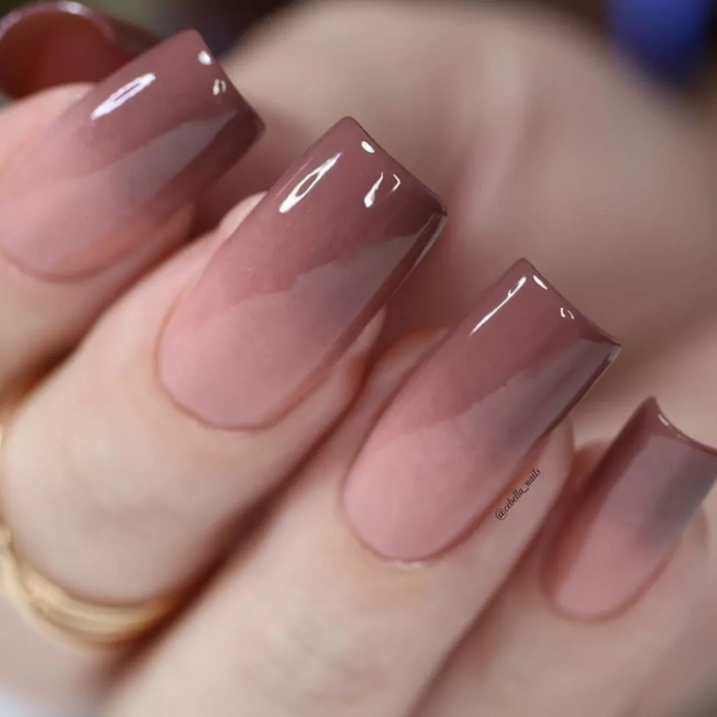 Tendências de Unhas Marrom Degradê para 2025 e 2026: Estilos e Combinações