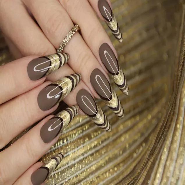 ideias unhas marrons decoradas