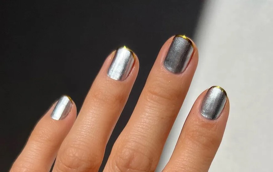 Unhas Cromadas em Casa: Dicas e Produtos Essenciais para um Efeito Profissional