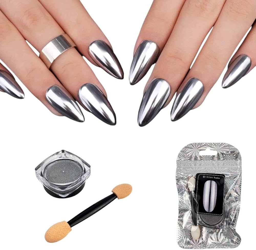 unha metalizada com pó dourado