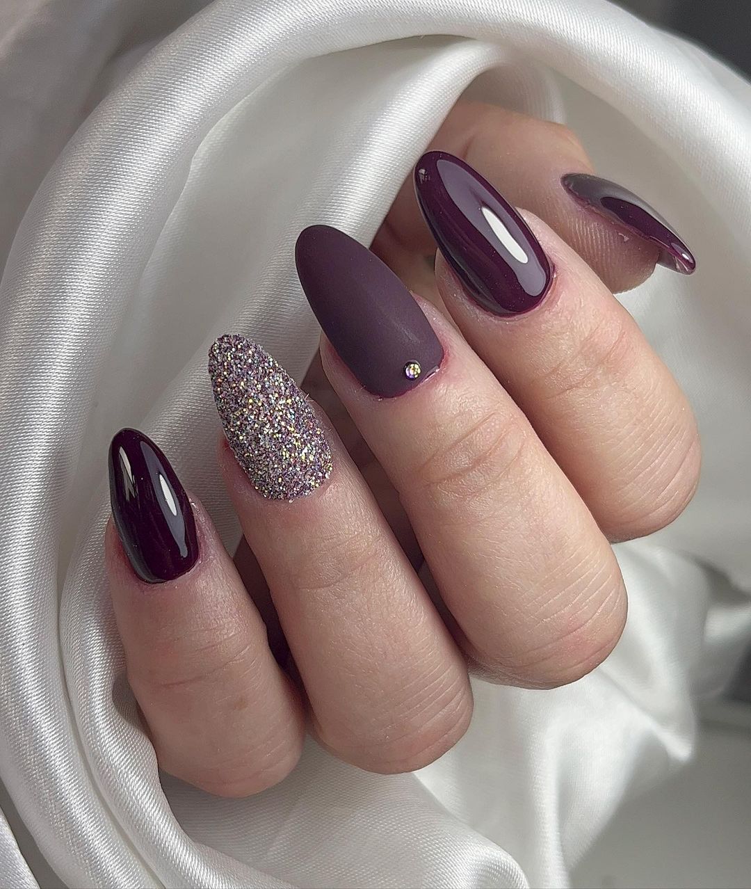 unha modelo curta com francesinha moderna