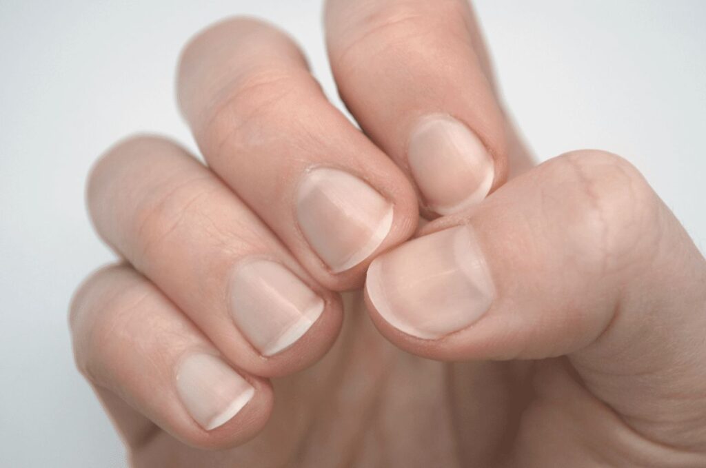 Técnicas e Produtos para o Efeito Clean Girl; Fortalecimento e Saúde das Unhas: O Que Você Precisa Saber