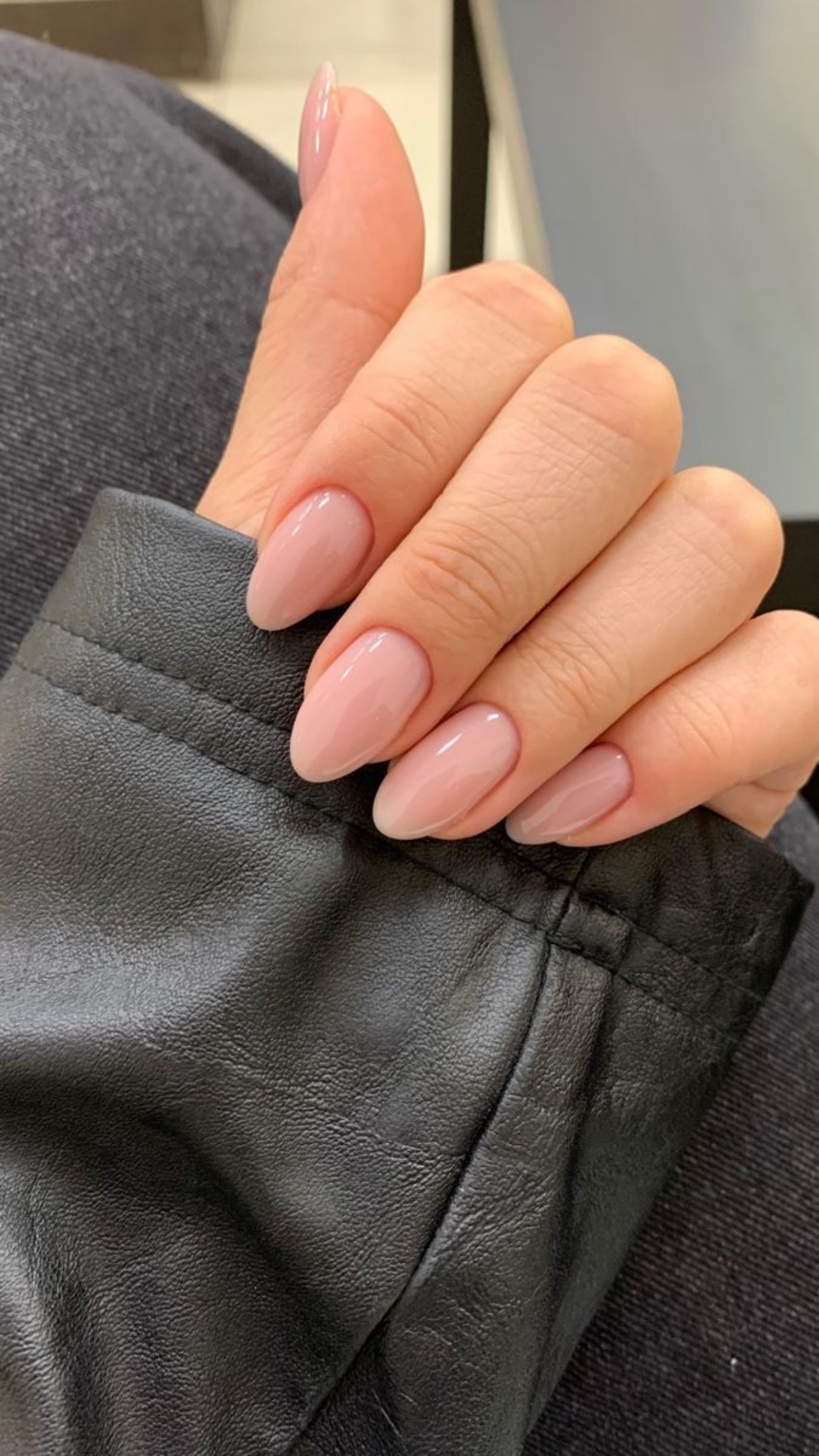 Tendências de unhas minimalistas para o dia a dia